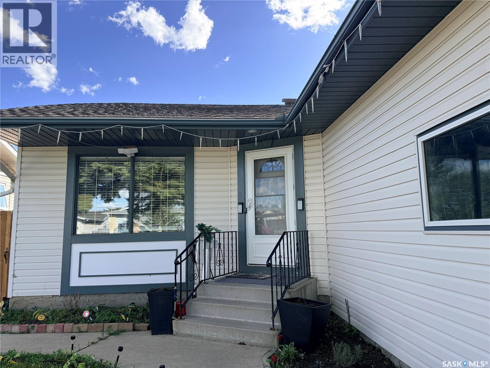119 Hall CRESCENT, Saskatoon — photo 2