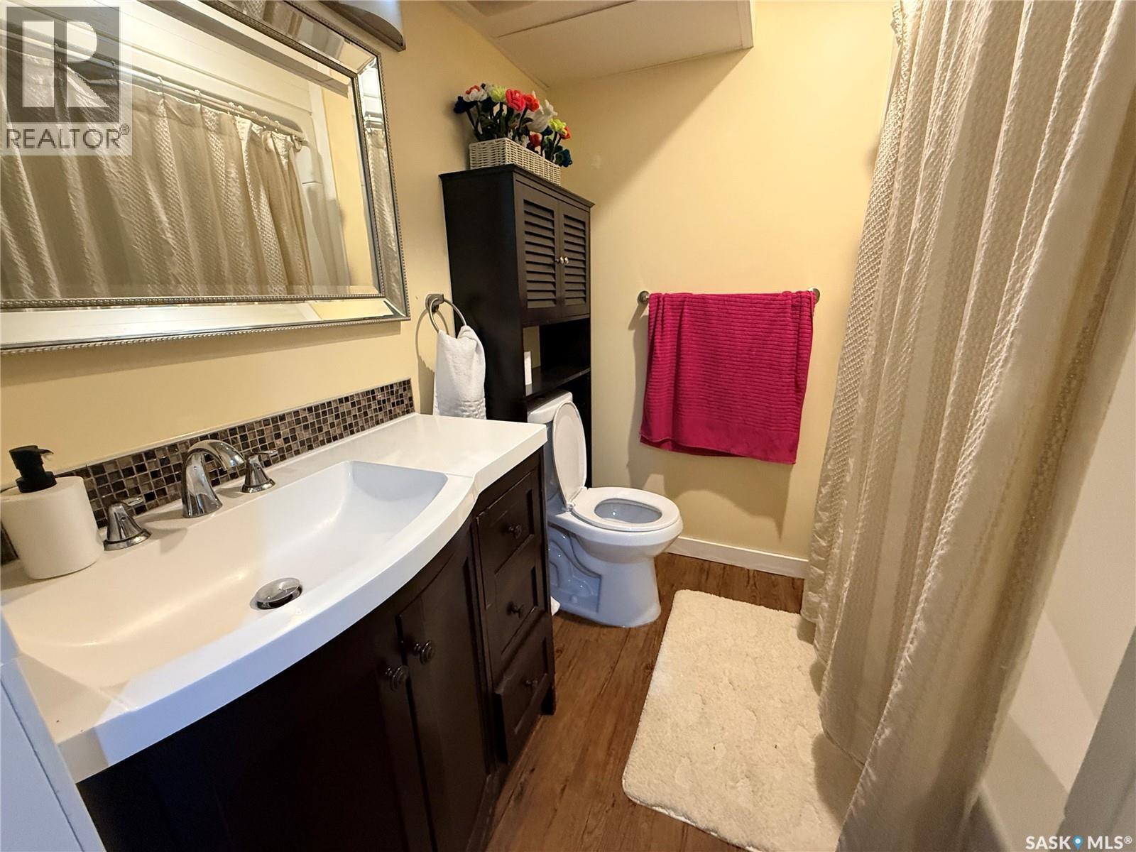 119 Hall CRESCENT - 24