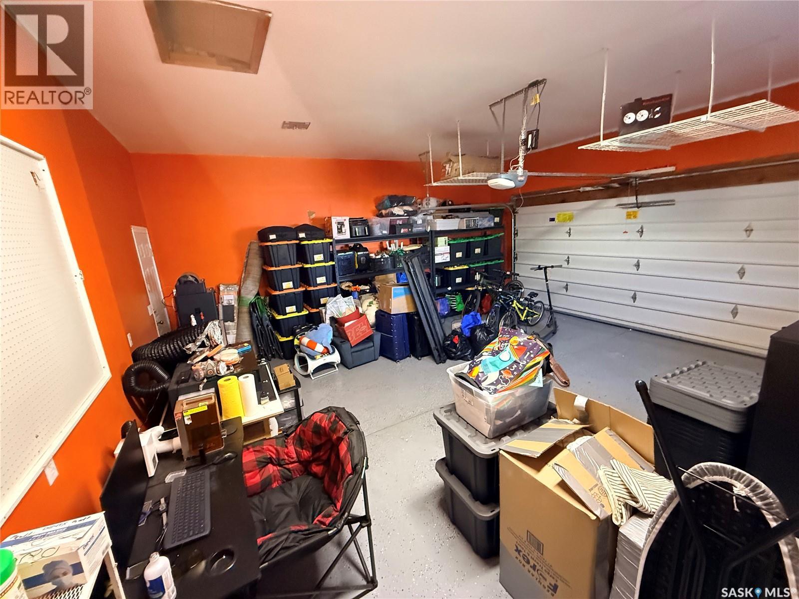 119 Hall CRESCENT - 32