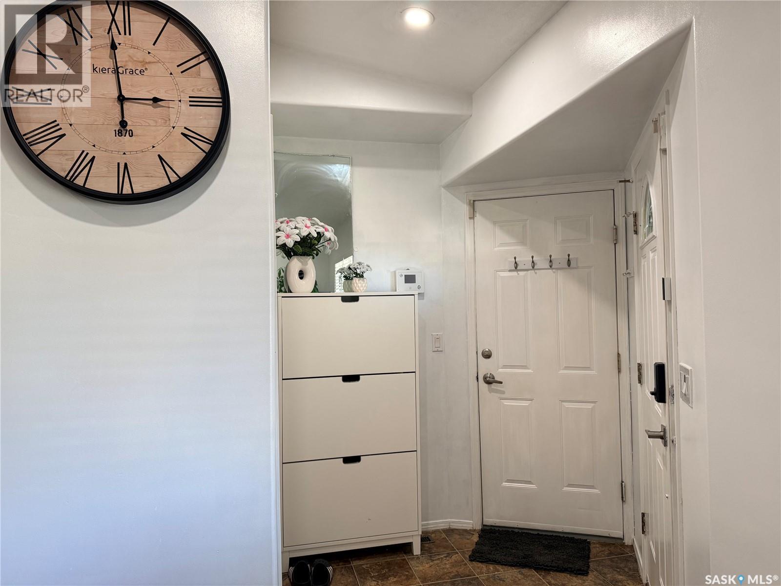 119 Hall CRESCENT - 4