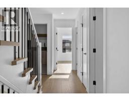 4pc Bathroom - 720 52 Avenue Sw, Calgary, AB T2V0B5 Photo 16