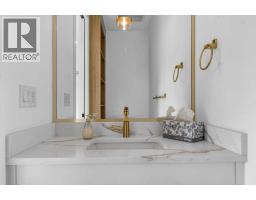 4pc Bathroom - 720 52 Avenue Sw, Calgary, AB T2V0B5 Photo 6