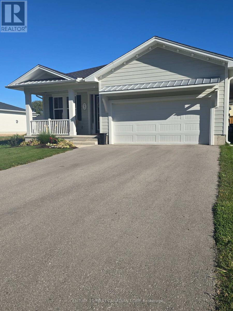 87 THE PROMENADE, Central Elgin (Port Stanley) — photo 2