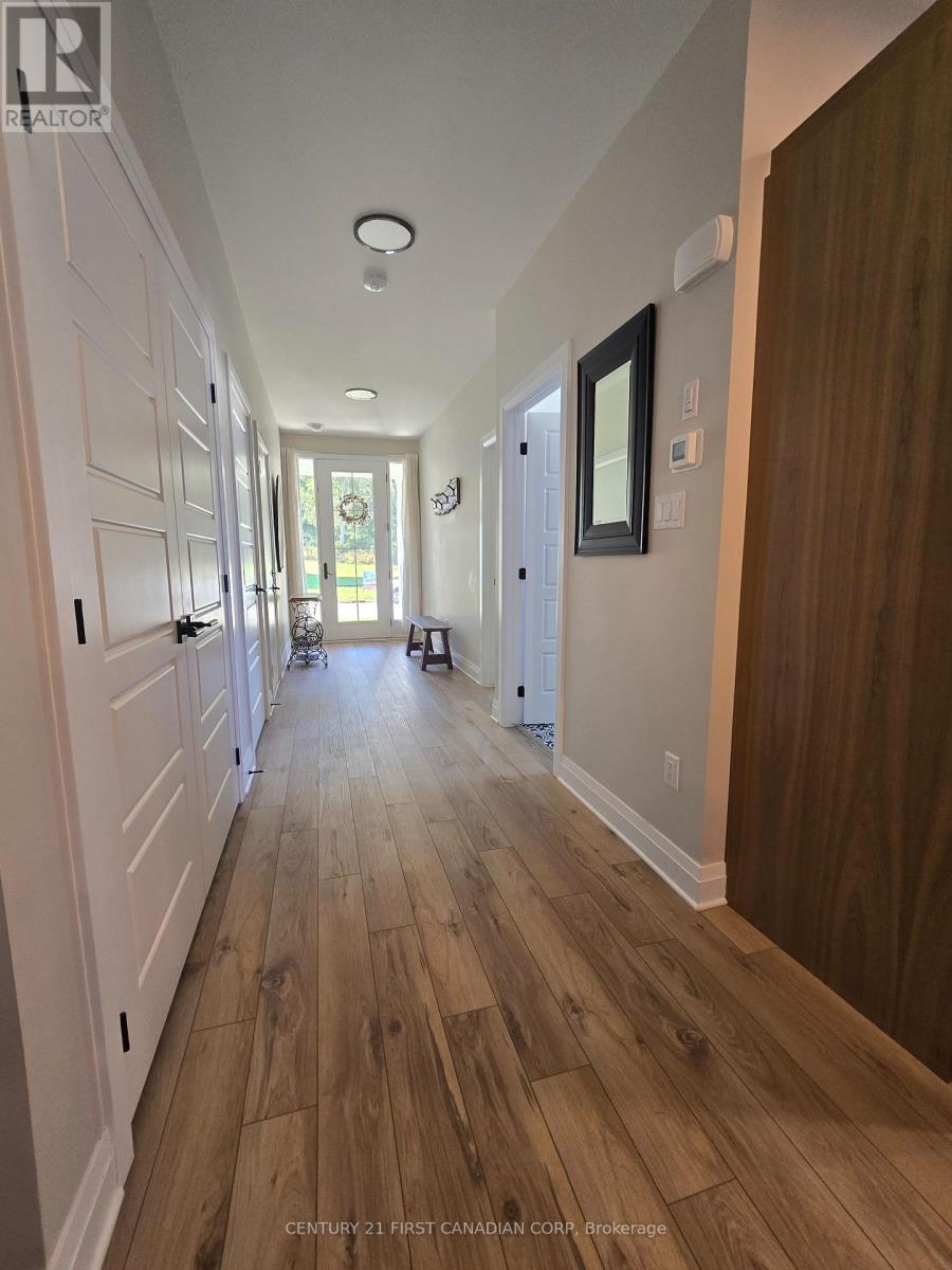 87 THE PROMENADE, Central Elgin (Port Stanley) — photo 3
