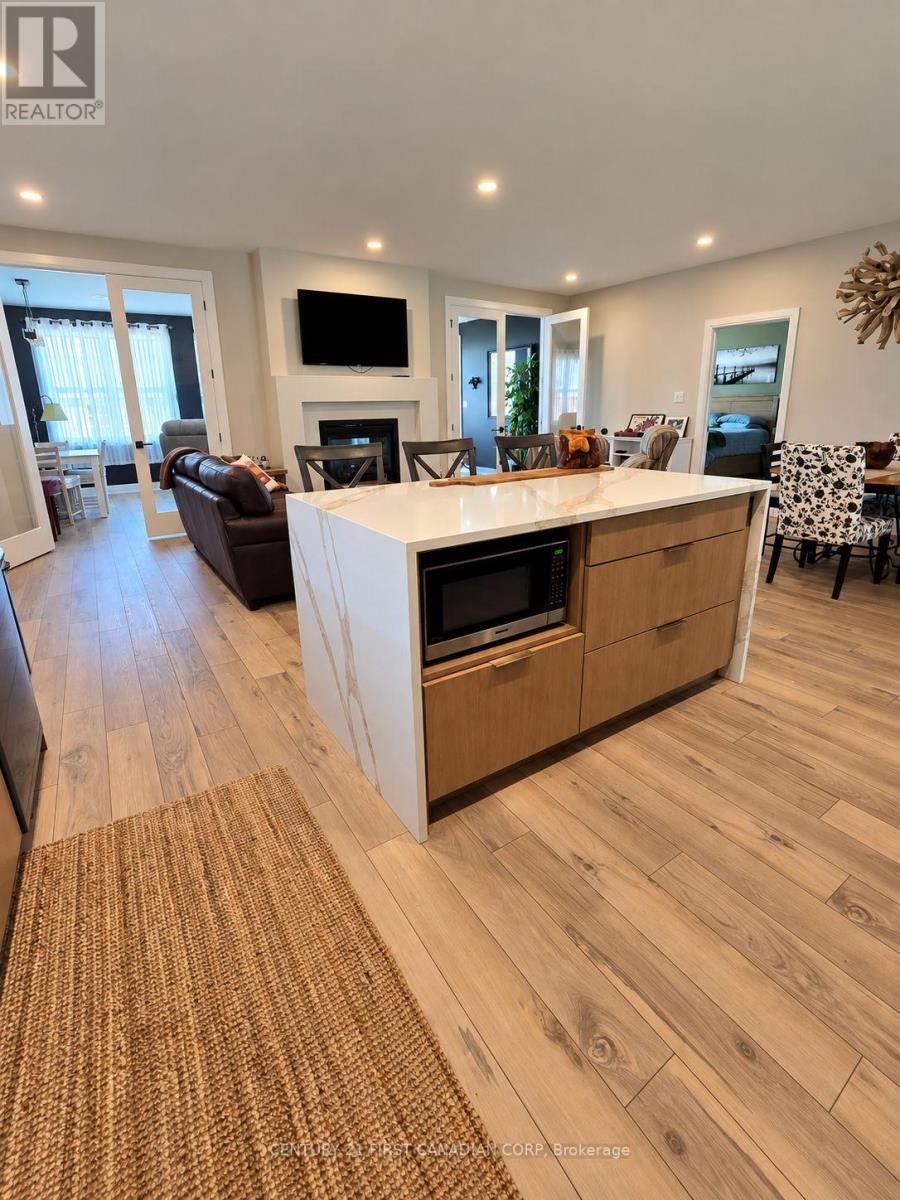 87 THE PROMENADE, Central Elgin (Port Stanley) — photo 4