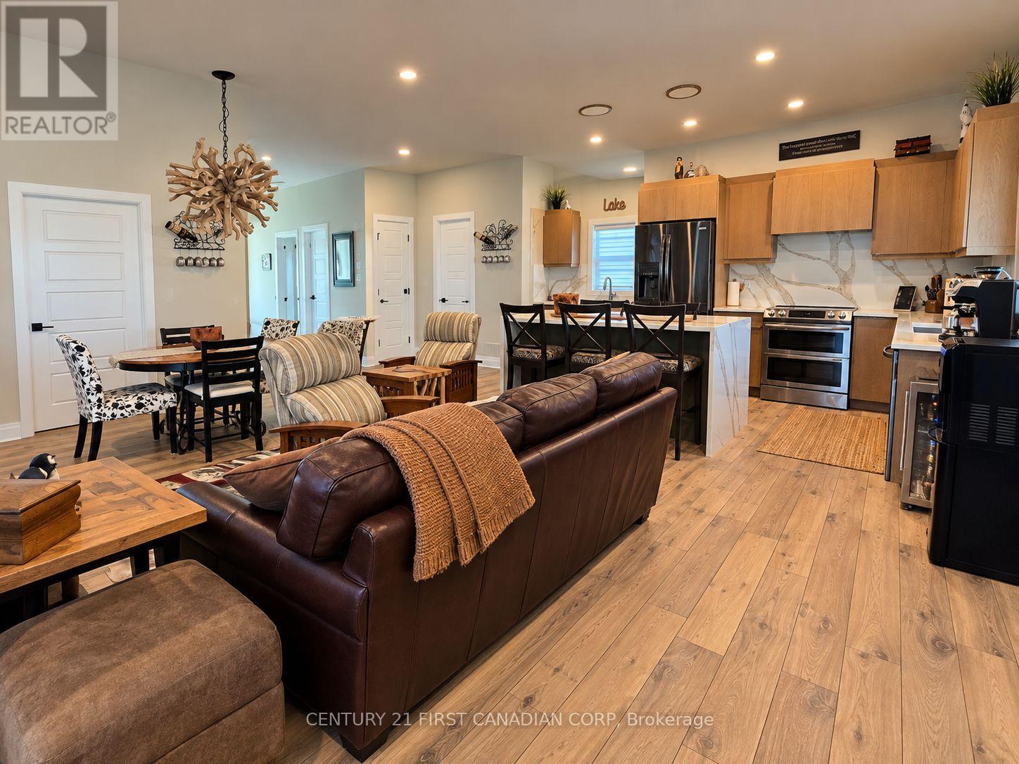 87 THE PROMENADE, Central Elgin (Port Stanley) — photo 8