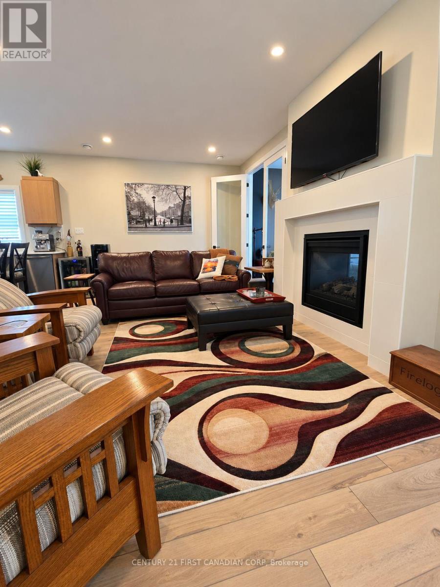 87 THE PROMENADE, Central Elgin (Port Stanley) — photo 9