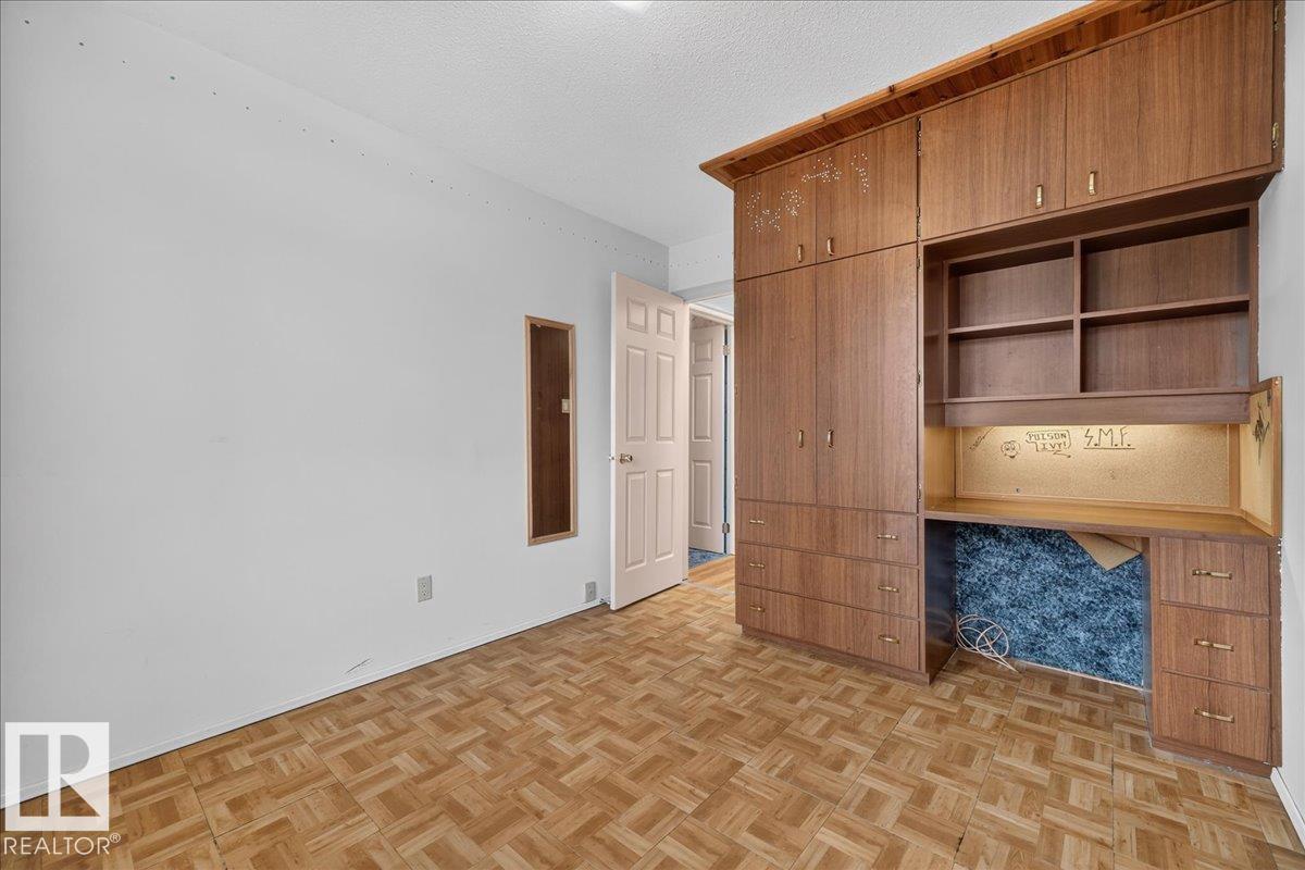 15128 88 ST NW - 24