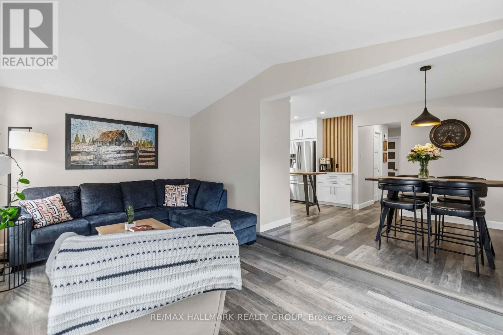 Condos for Sale in Ottawa – 1920 LECLAIR CRESCENT, Ottawa – By Peter Sagos - Image 19