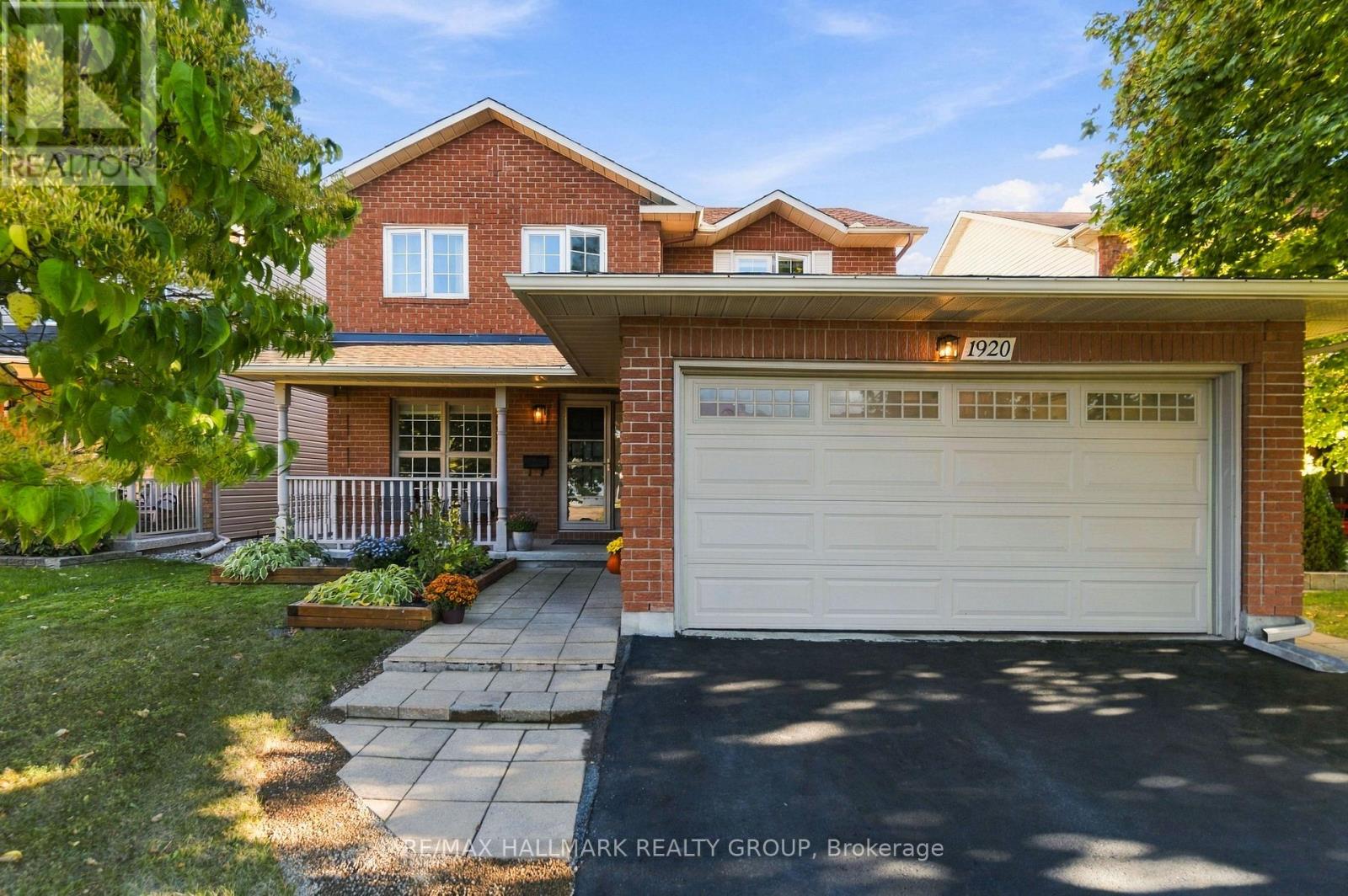 1920 LECLAIR CRESCENT - 2