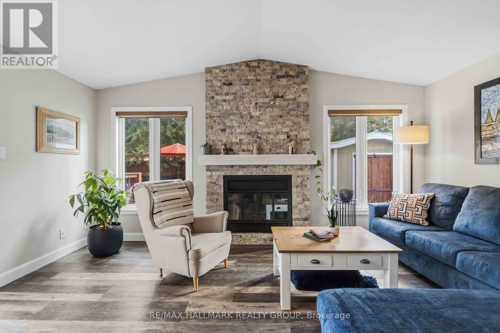 1920 LECLAIR CRESCENT - 21