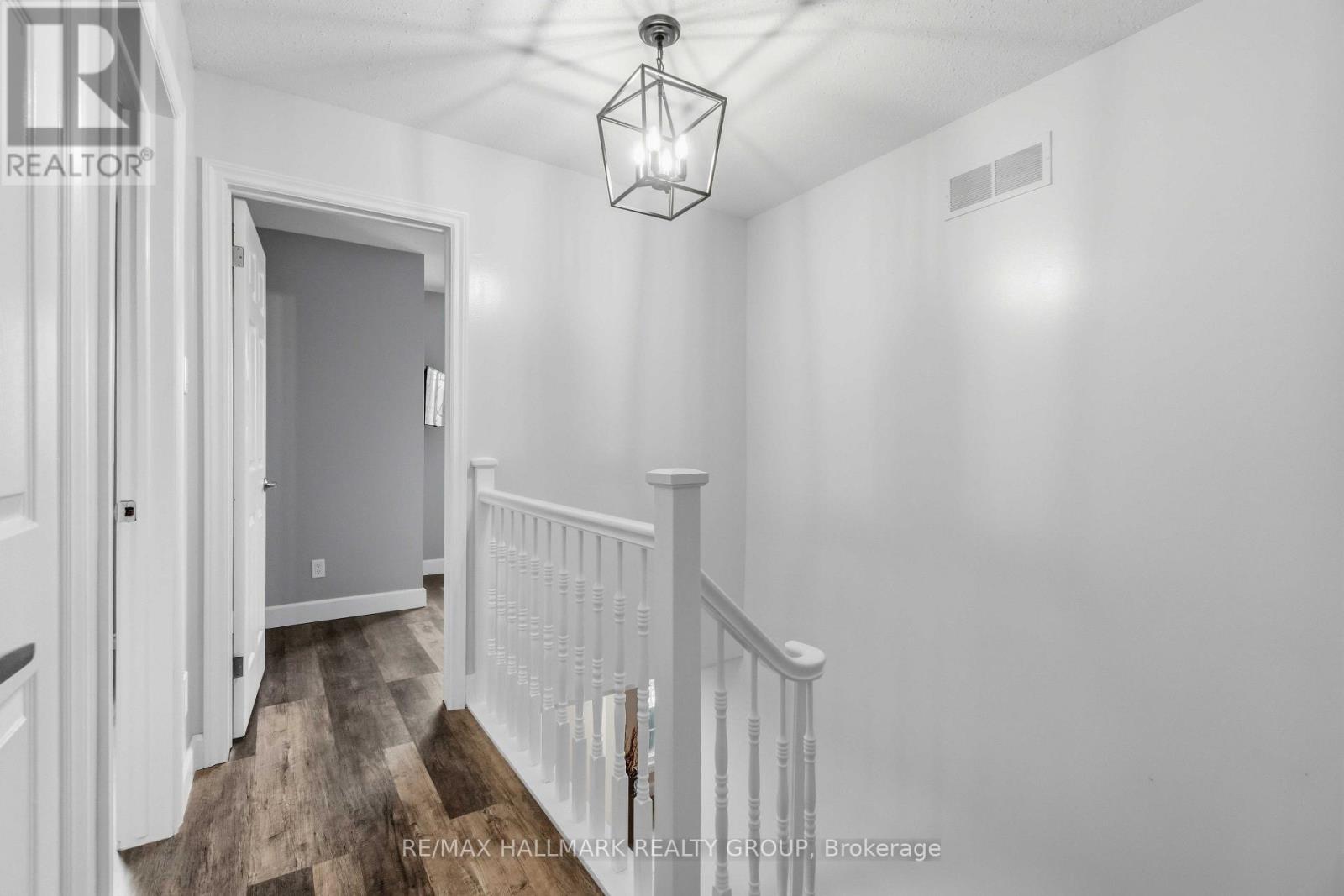 1920 LECLAIR CRESCENT - 23