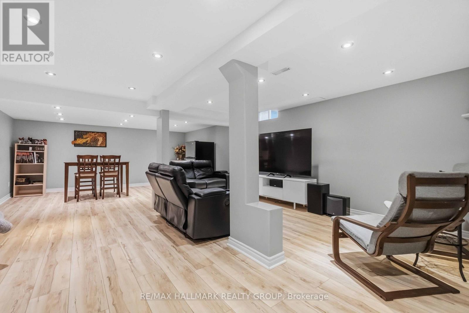 1920 LECLAIR CRESCENT - 36