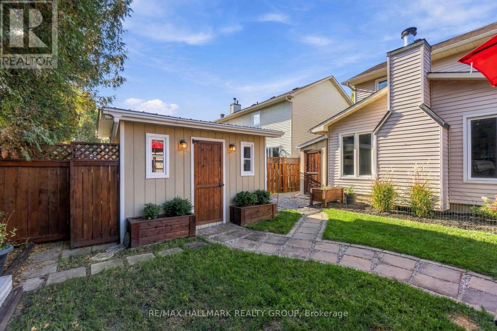 1920 LECLAIR CRESCENT - 41