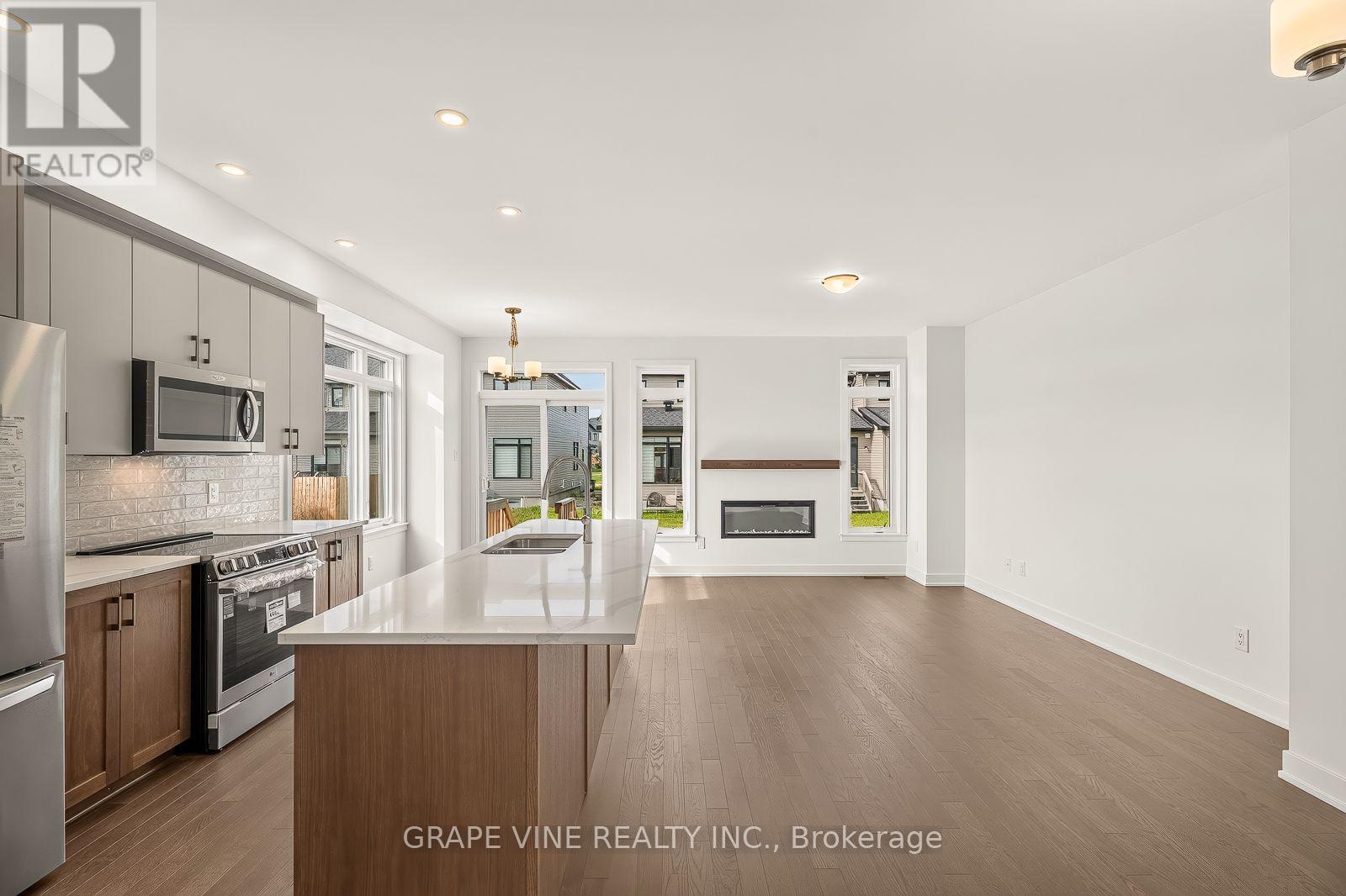 595 ARBIA RIDGE, Ottawa — photo 8