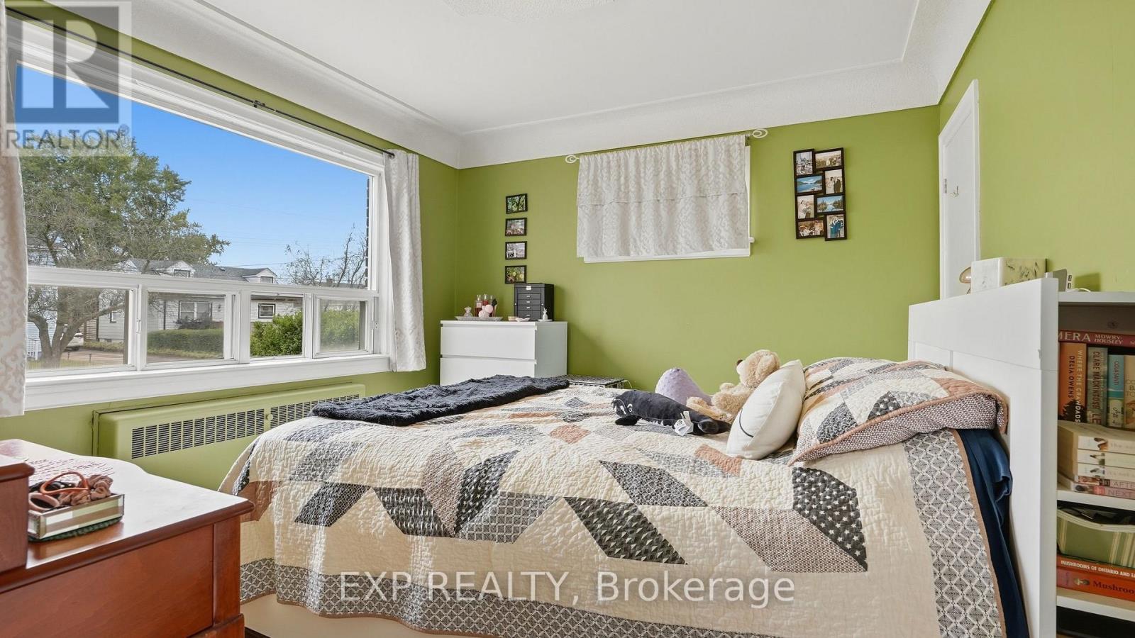 63 LYONS AVENUE - 20