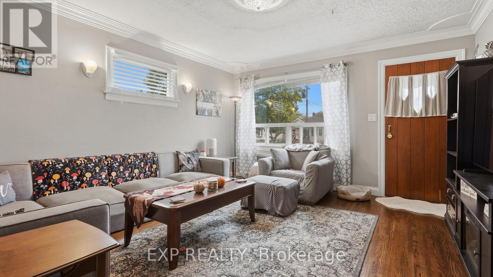 63 LYONS AVENUE - 21