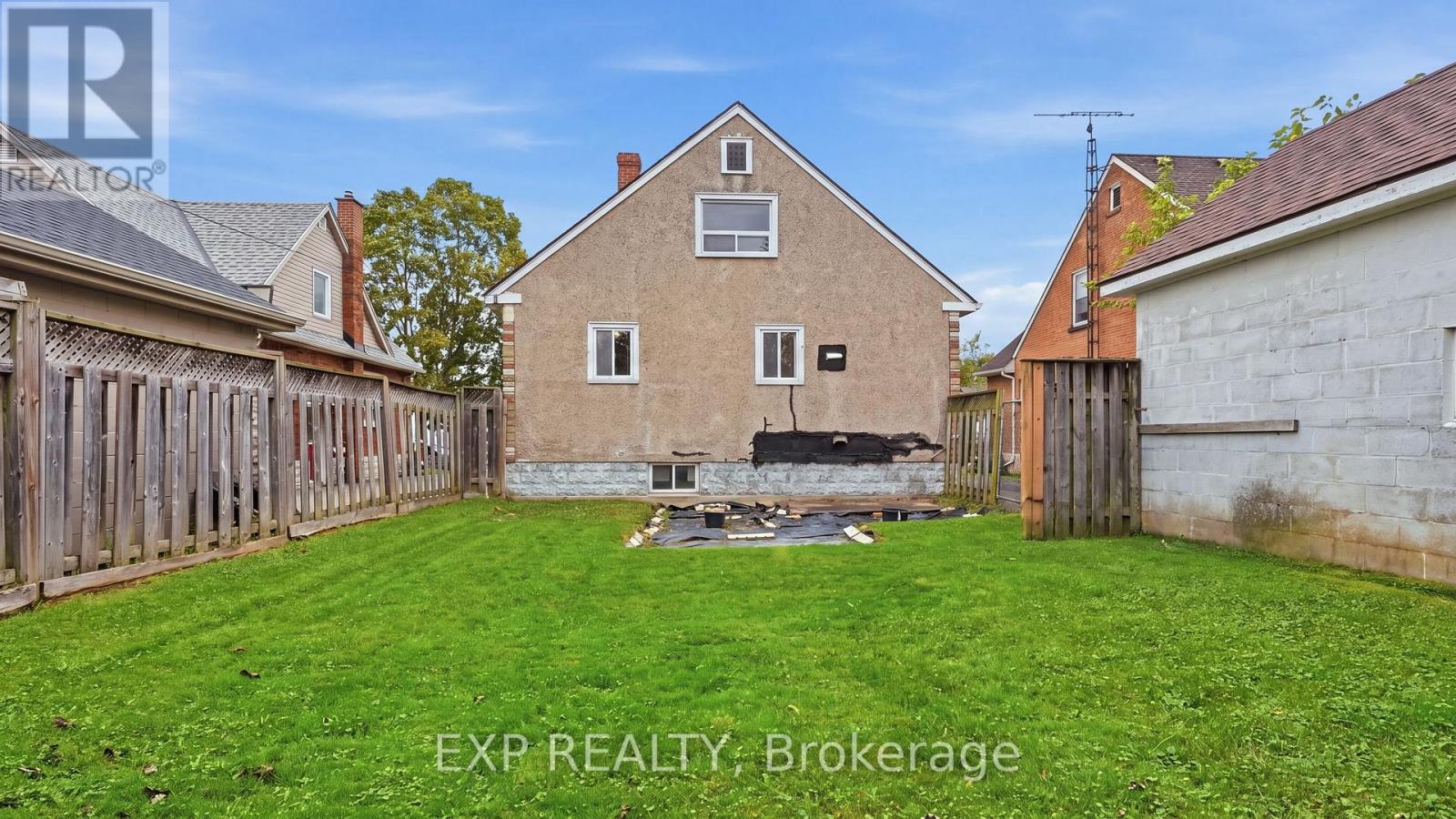 63 LYONS AVENUE - 27
