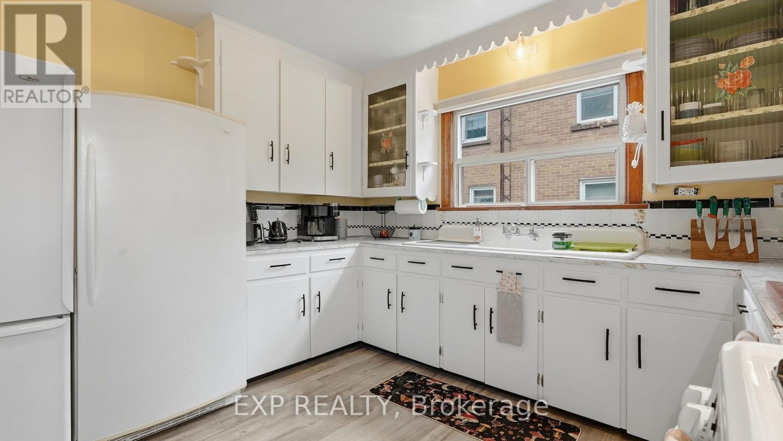 63 LYONS AVENUE - 8