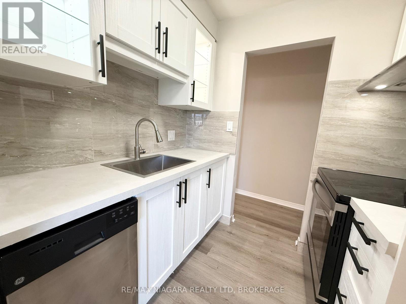 286 Vine Street — photo 20