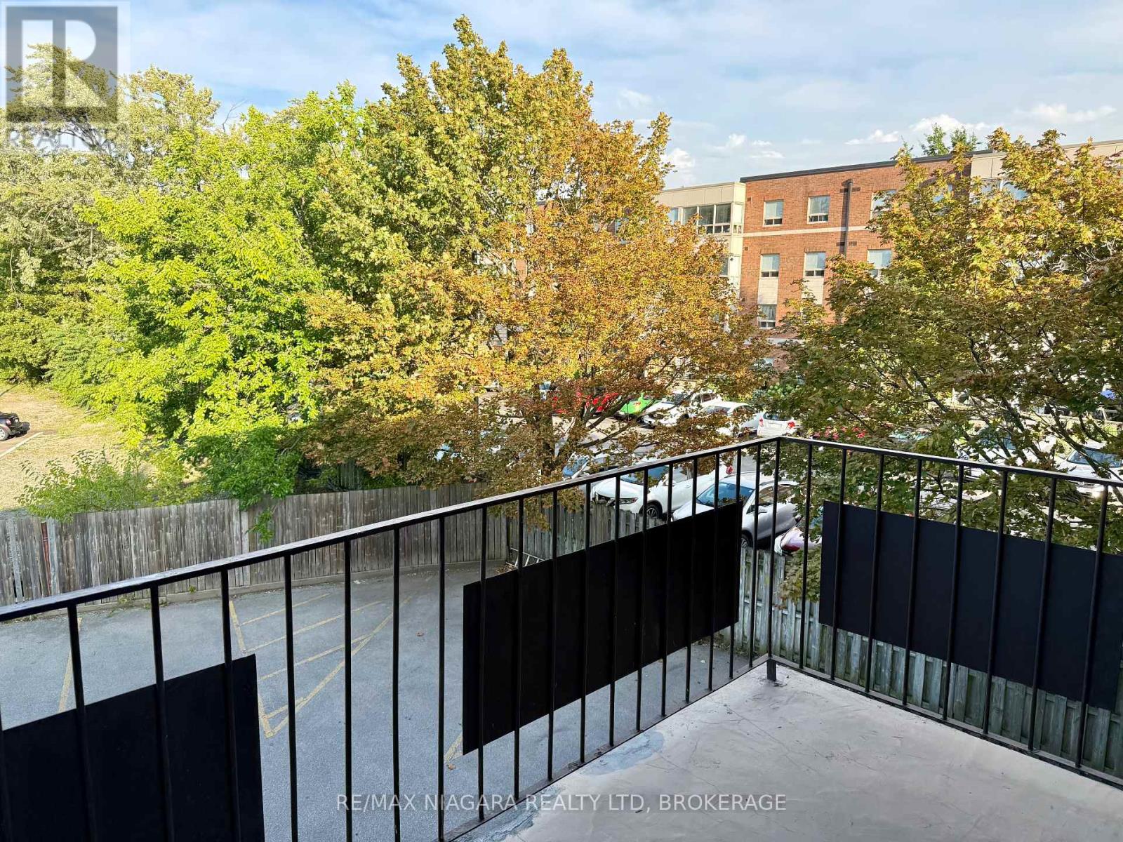 286 Vine Street — photo 31