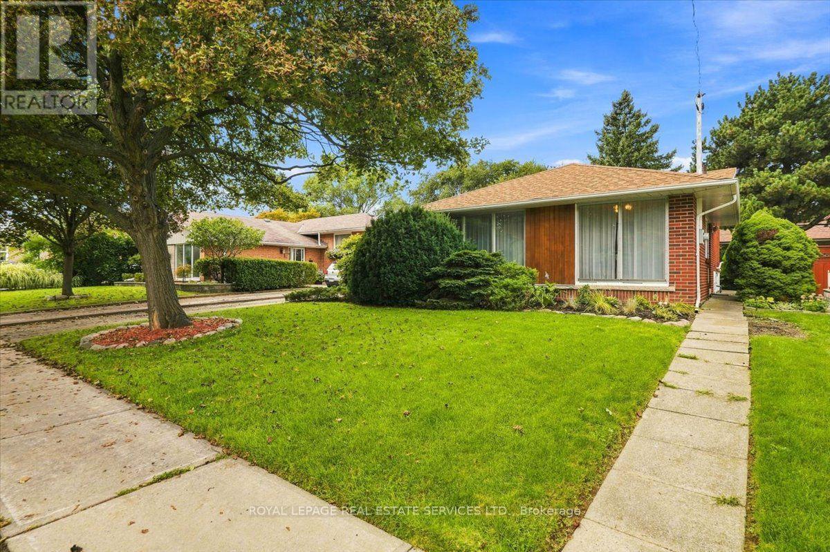 142 Cass Avenue, Toronto, ON photo 1