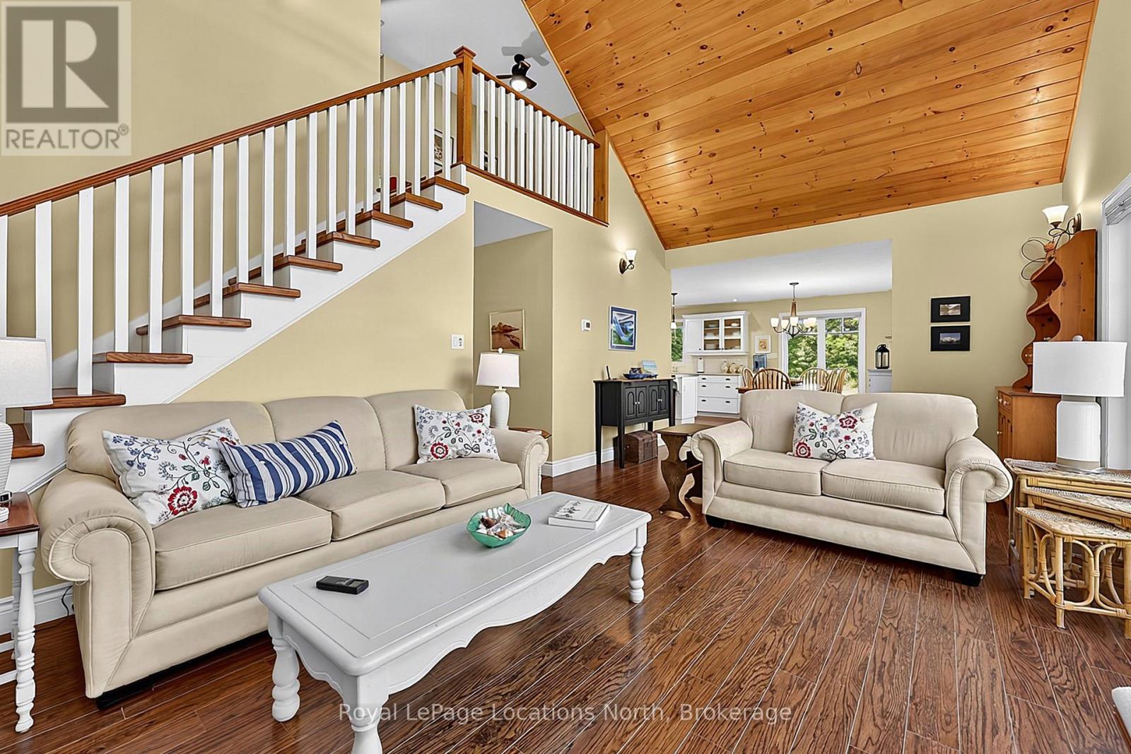 1 MOORE AVENUE - 23