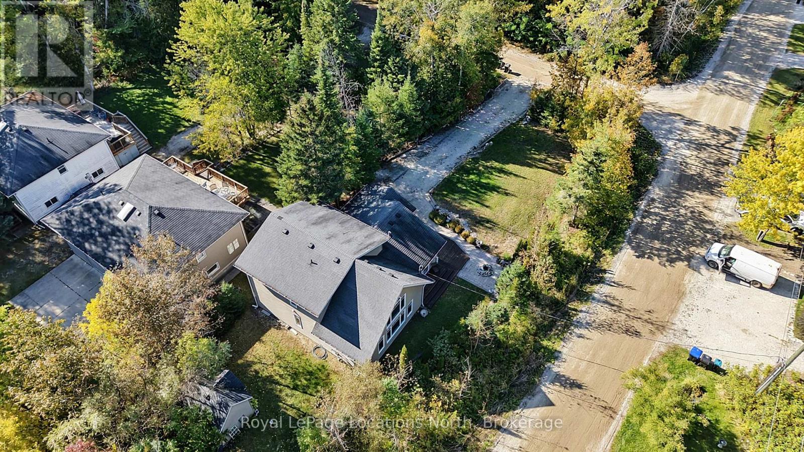 1 MOORE AVENUE - 41