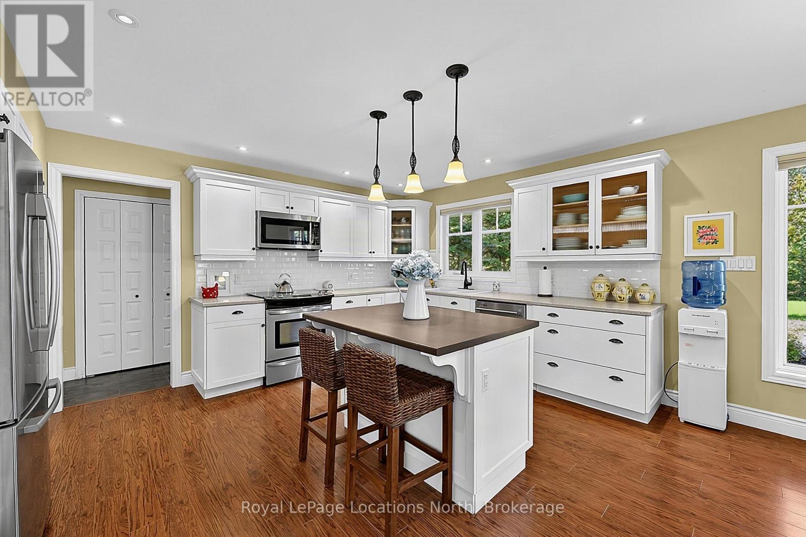 1 MOORE AVENUE - 9