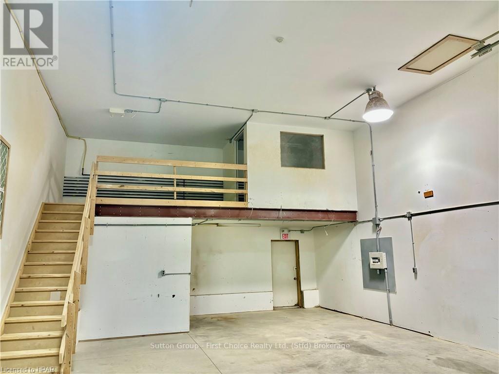 2 - 353 HOME STREET, Stratford — photo 3