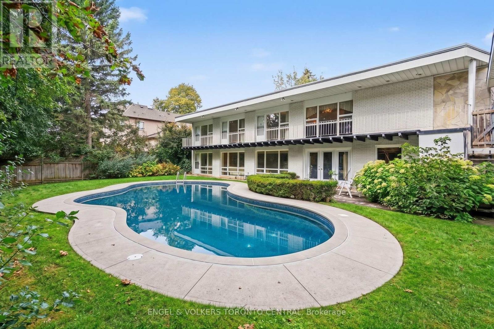 11 SUNCREST DRIVE - 7