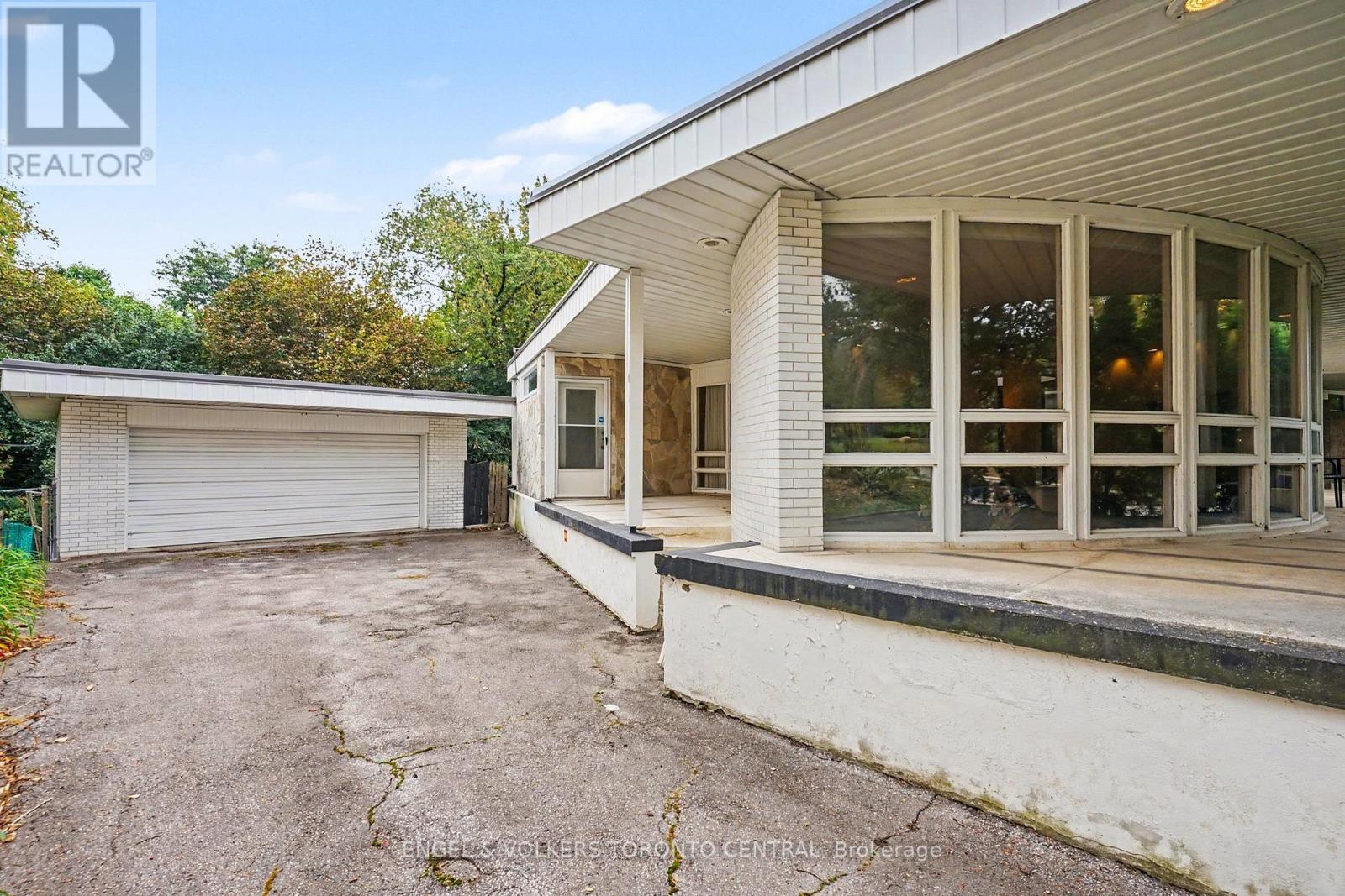 11 SUNCREST DRIVE, Toronto (Bridle Path-Sunnybrook-York Mills) — photo 9