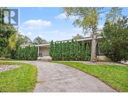 11 Suncrest Drive, Toronto, ON M3C2L1 Photo 10
