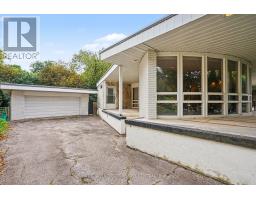 11 Suncrest Drive, Toronto, ON M3C2L1 Photo 9