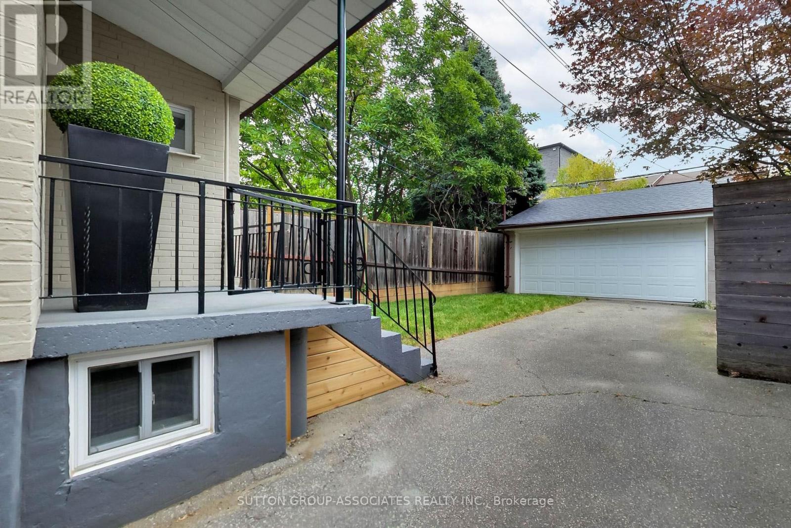 267 LAUDER AVENUE - 26