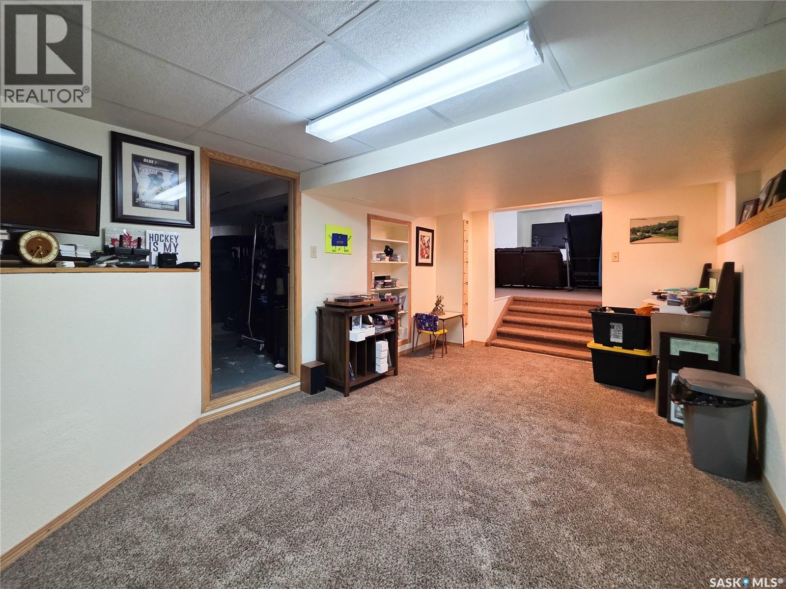 242 6th AVENUE E - Image 48