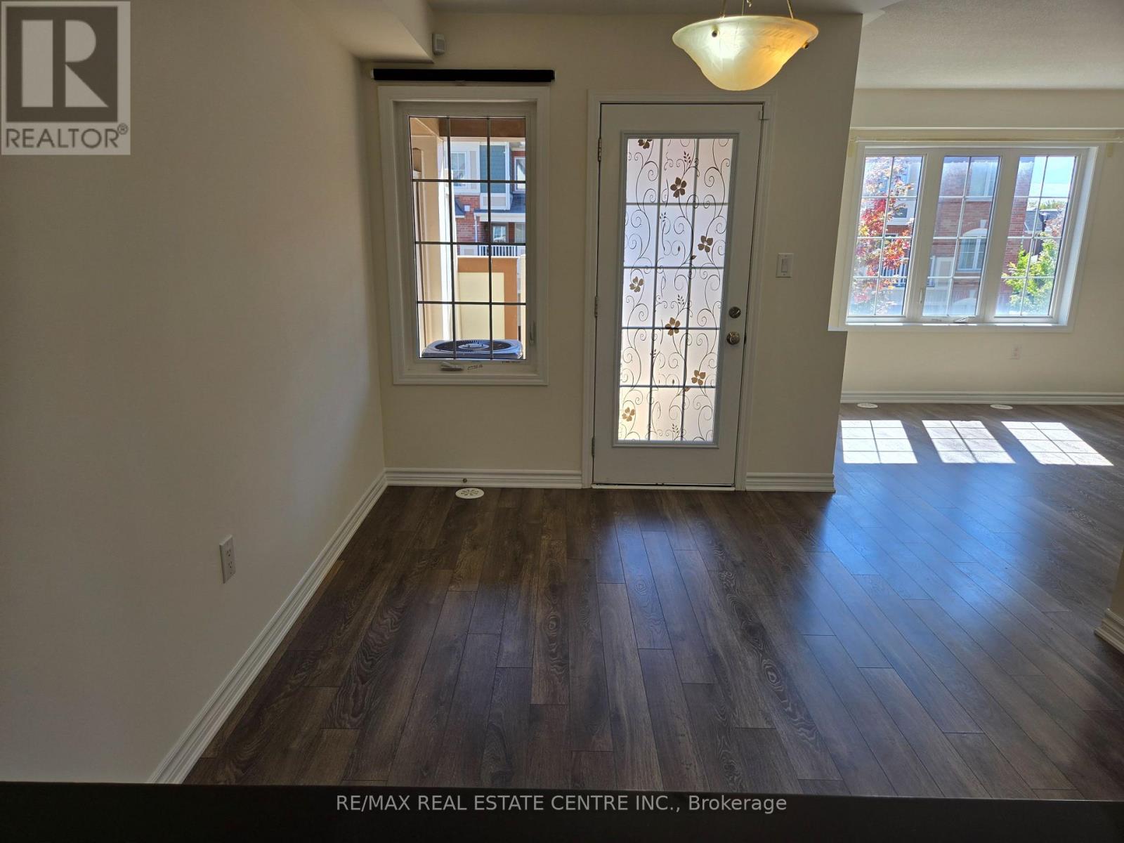 1084 SILK STREET - Image 14