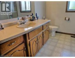 Kitchen - 634a Pinerow Crescent, Waterloo, ON N2T2K8 Photo 10
