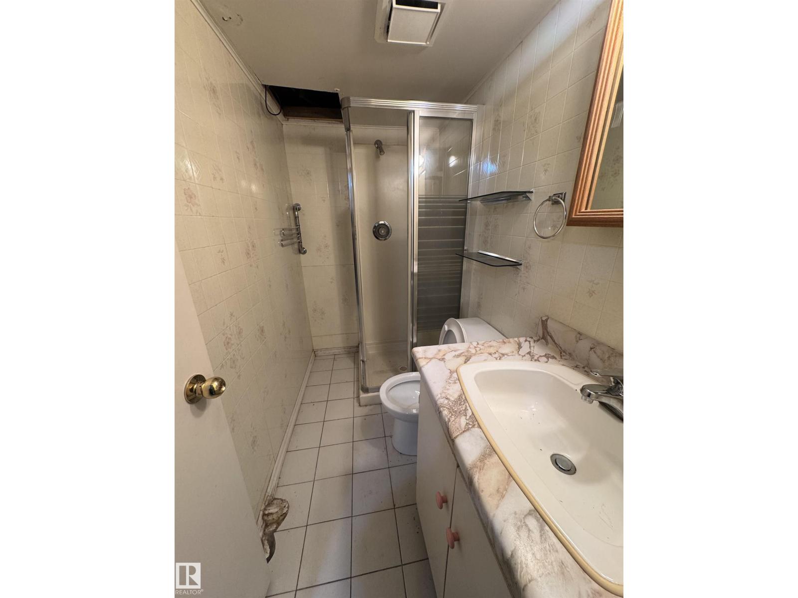9246 154 ST NW - Image 33