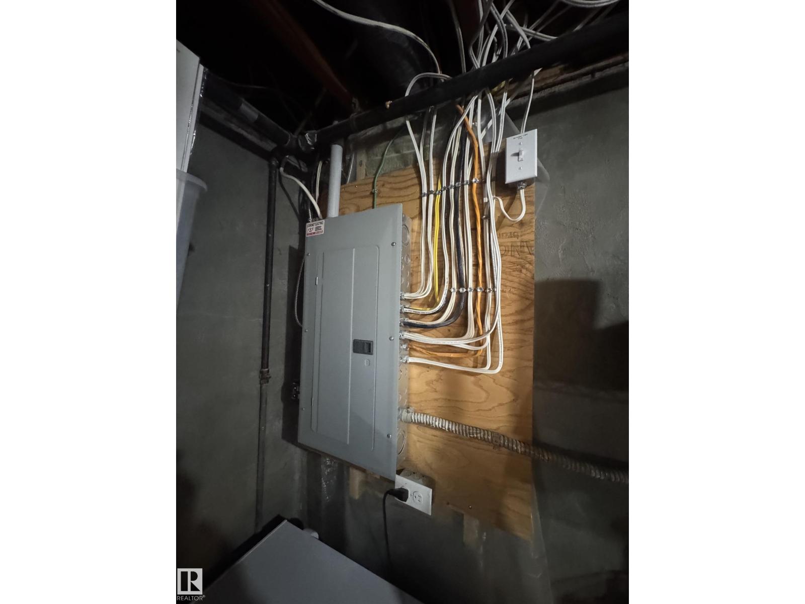 9246 154 ST NW - Image 39