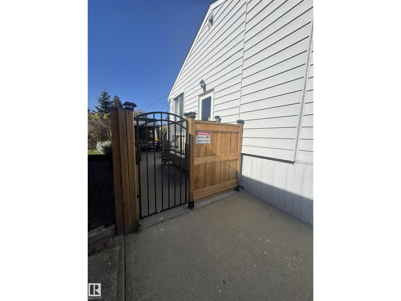 9246 154 ST NW - Image 48