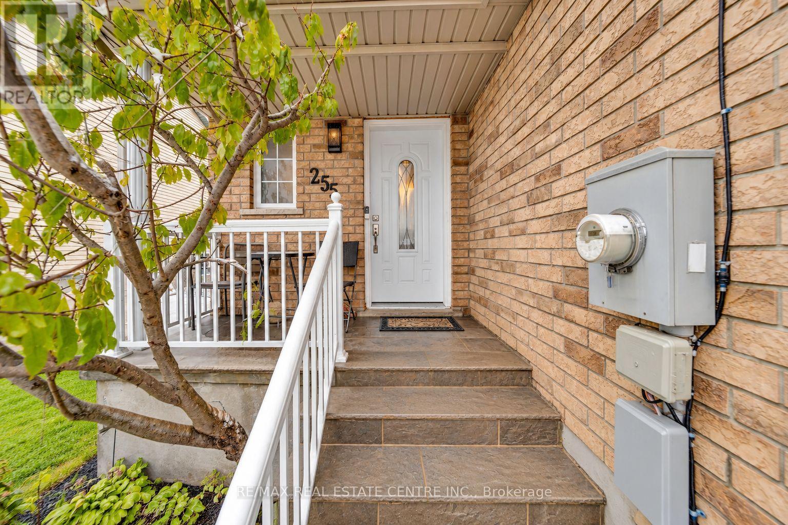 255 PROSPERITY DRIVE — photo 2