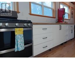 Den - 7980 Highway 16, Halfway Cove, NS B0H1N0 Photo 9