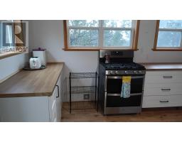 Sunroom - 7980 Highway 16, Halfway Cove, NS B0H1N0 Photo 8
