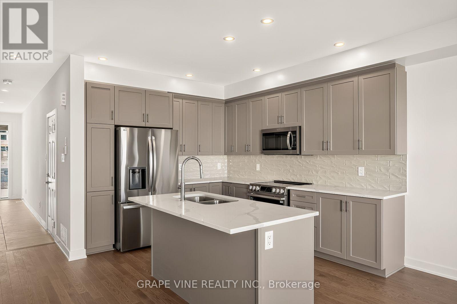 738 CAMINAR TERRACE - Image 15
