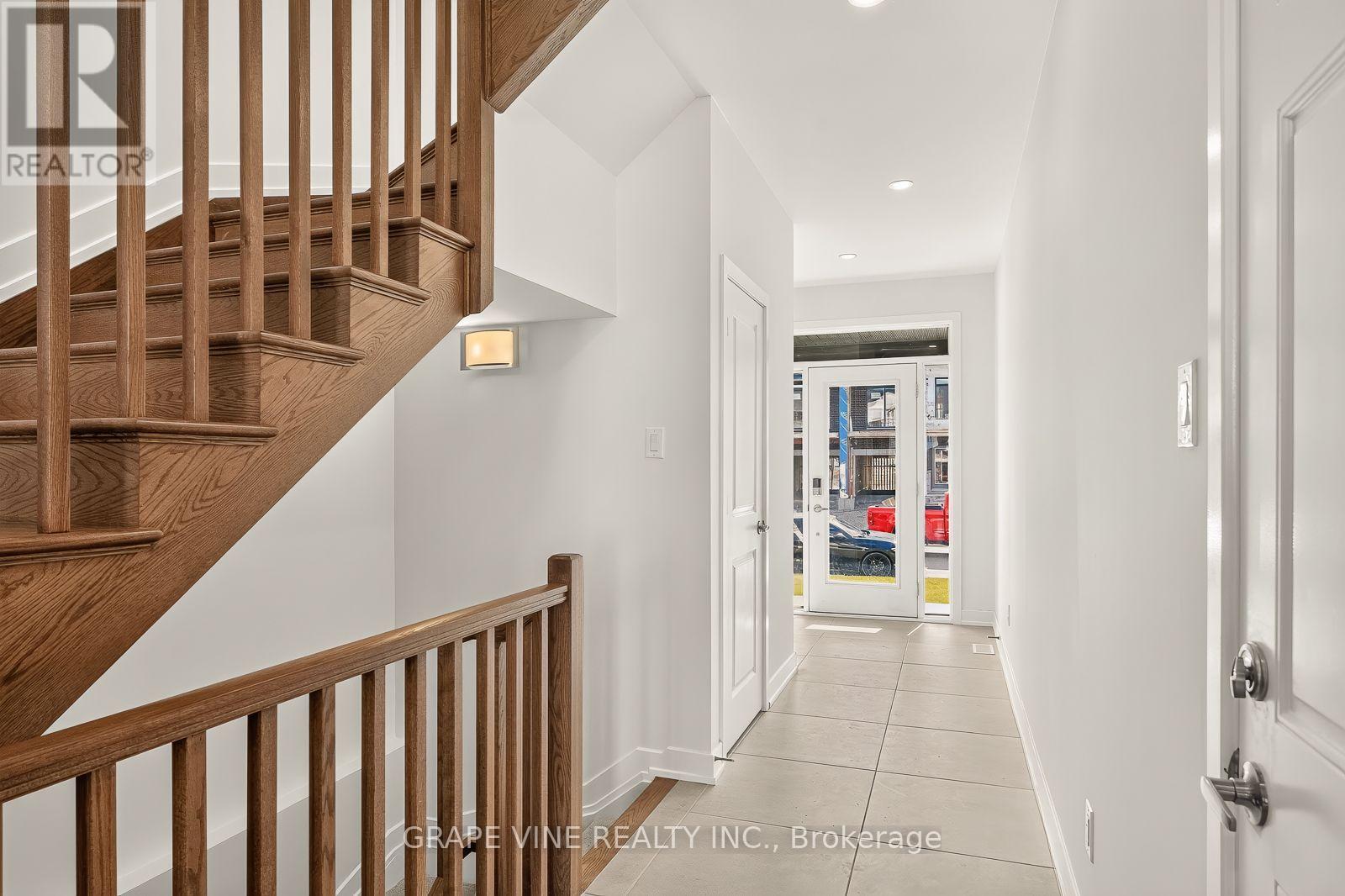 738 CAMINAR TERRACE - 4