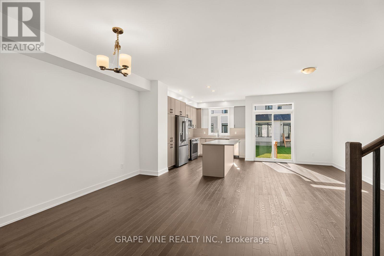 76 SAN FELICE CIRCLE - 8