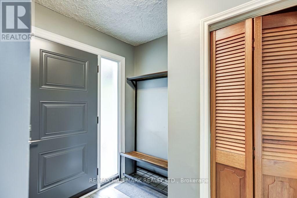 39 CALUMET CRESCENT - 3