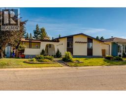 243 Cedarpark Green SW - photo 1