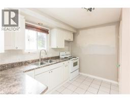 157 Old Carriage Drive, Kitchener, ON N2P1H5 Photo 11